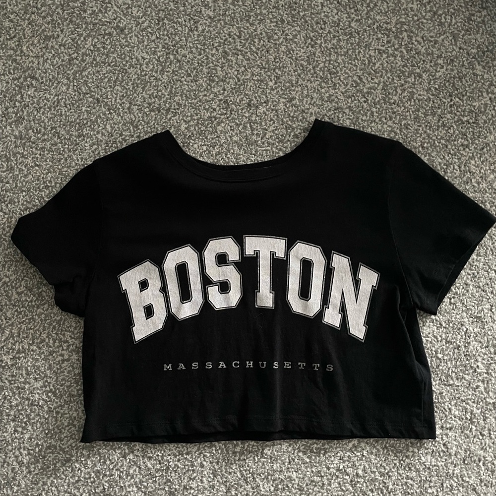 cropped graphic t-shirt